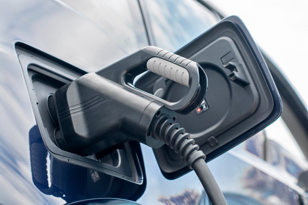 Como está o mercado de carros elétricos em 2023 no Brasil